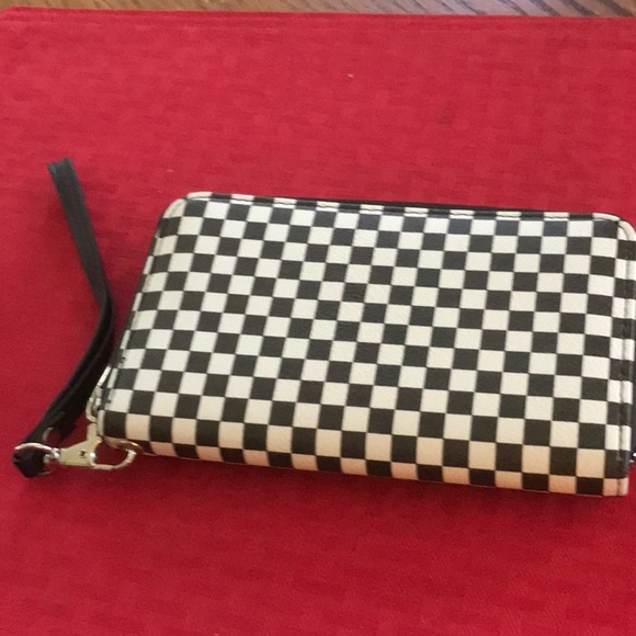 Checkerboard wristlet purse - Picture 2 of 4